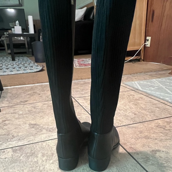 Women Boots - Picture 3 of 6